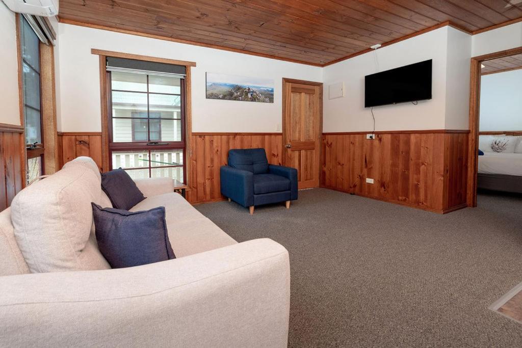 Kitty'S Cottages - Managed By Big4 Strahan Holiday Retreat Екстер'єр фото