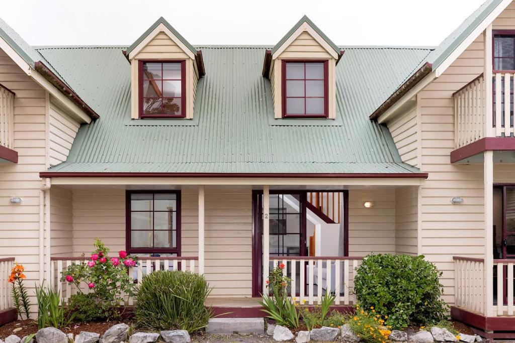 Kitty'S Cottages - Managed By Big4 Strahan Holiday Retreat Екстер'єр фото